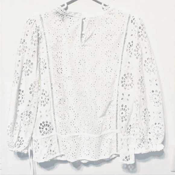 Banana Republic Elegant White Eyelet Blouse Sz XS - Picture 3 of 4